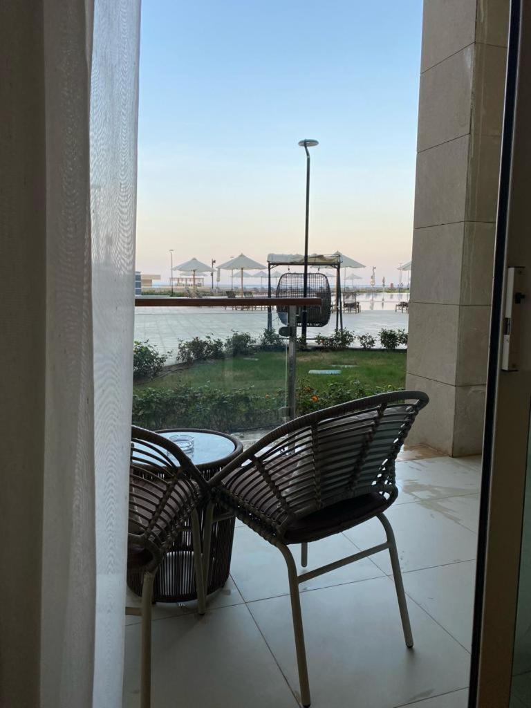 Tolip Resort El Galala Hills Ain Suchna Exterior foto View of the hotel's pool