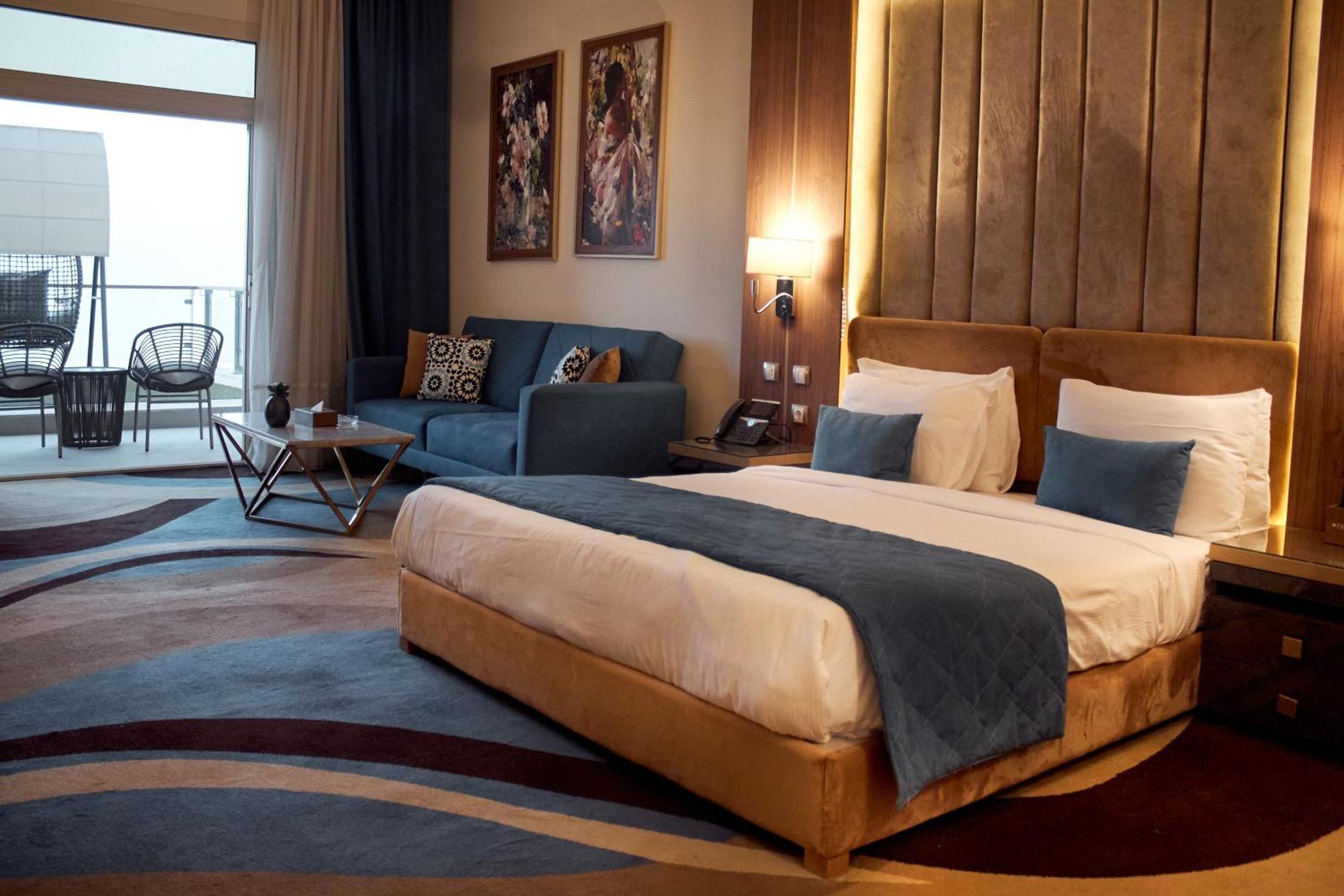Tolip Resort El Galala Hills Ain Suchna Exterior foto A room at the hotel