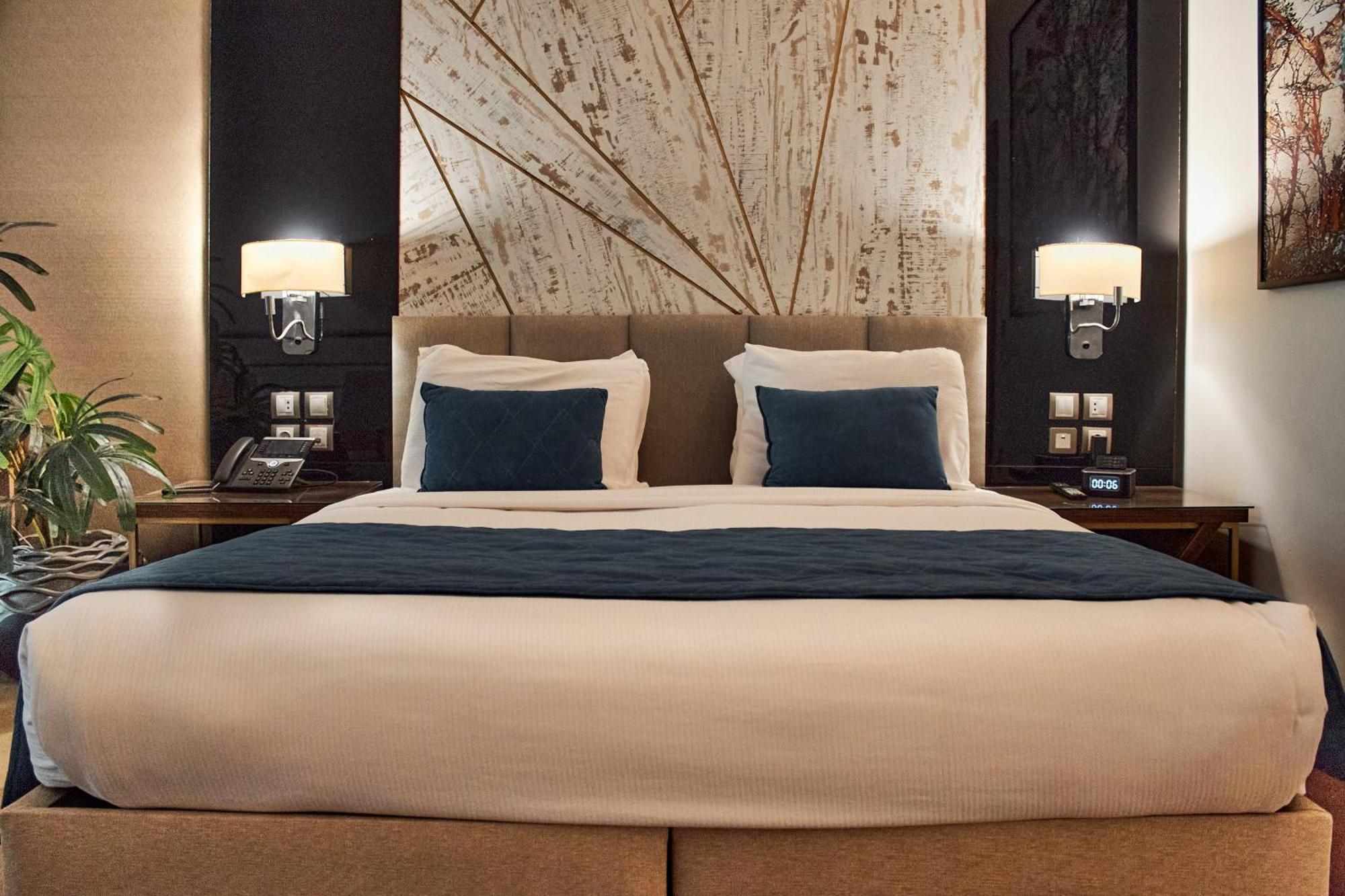 Tolip Resort El Galala Hills Ain Suchna Exterior foto A bedroom at the hotel