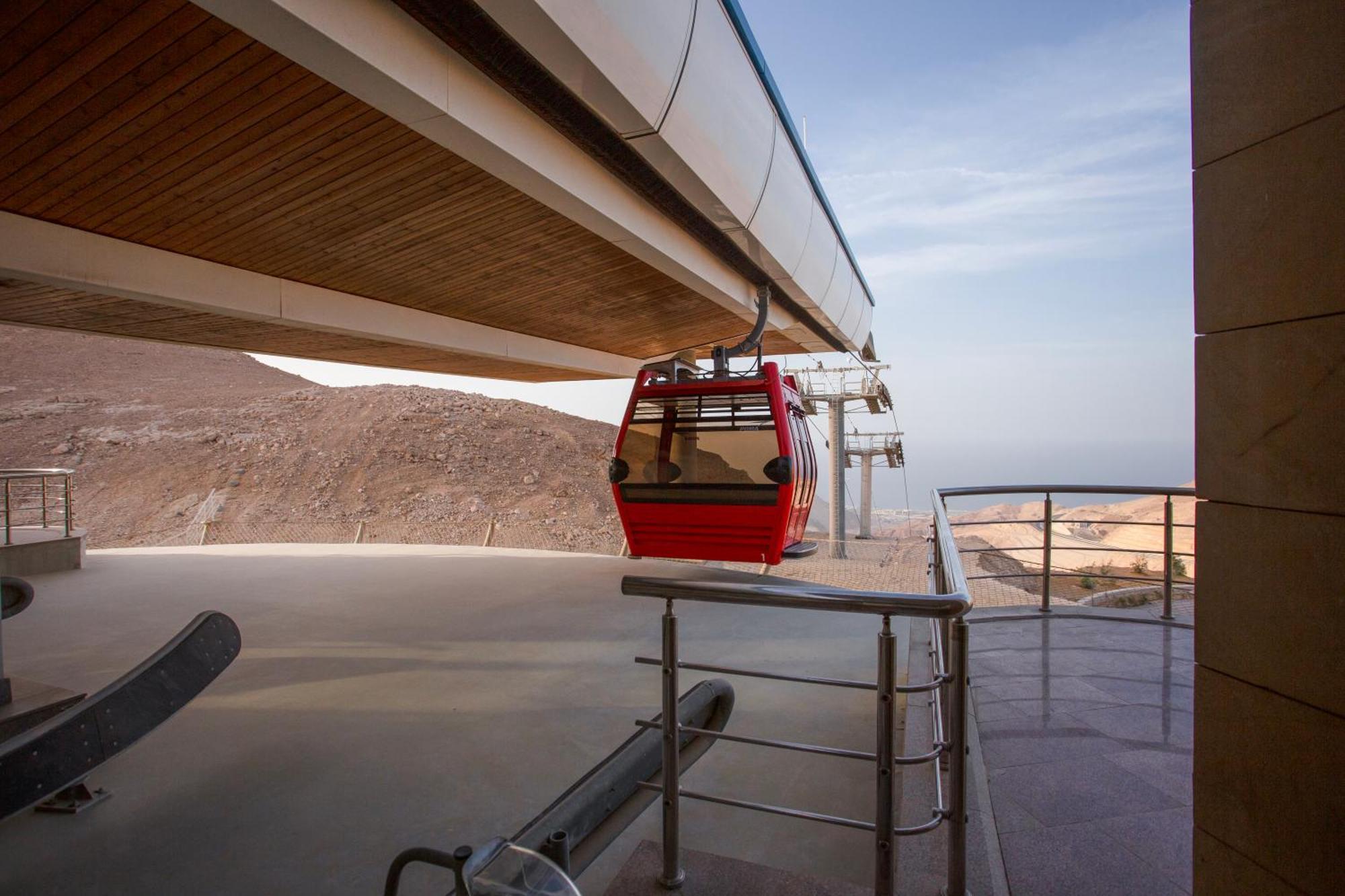 Tolip Resort El Galala Hills Ain Suchna Exterior foto Cable car at the summit